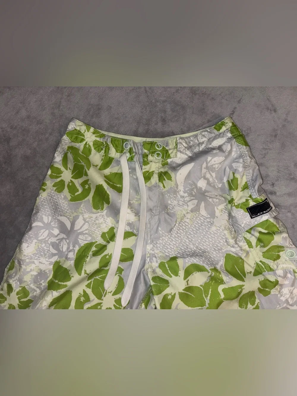 Oakley Men's Floral Board Shorts 32 Drawstring Green Gray White Beach Tropical